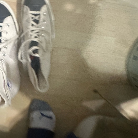 Tried on never worn outside clean clean shoe - Picture 6 of 8